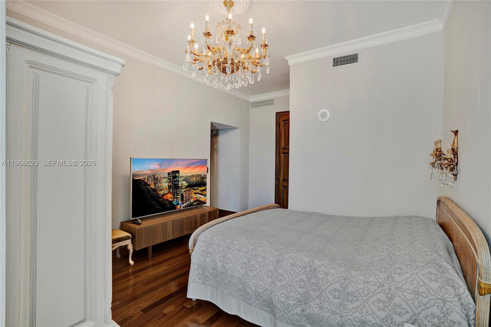 701 3 / 4 2768 кв.футов $ 2026-02-19 0 Фото