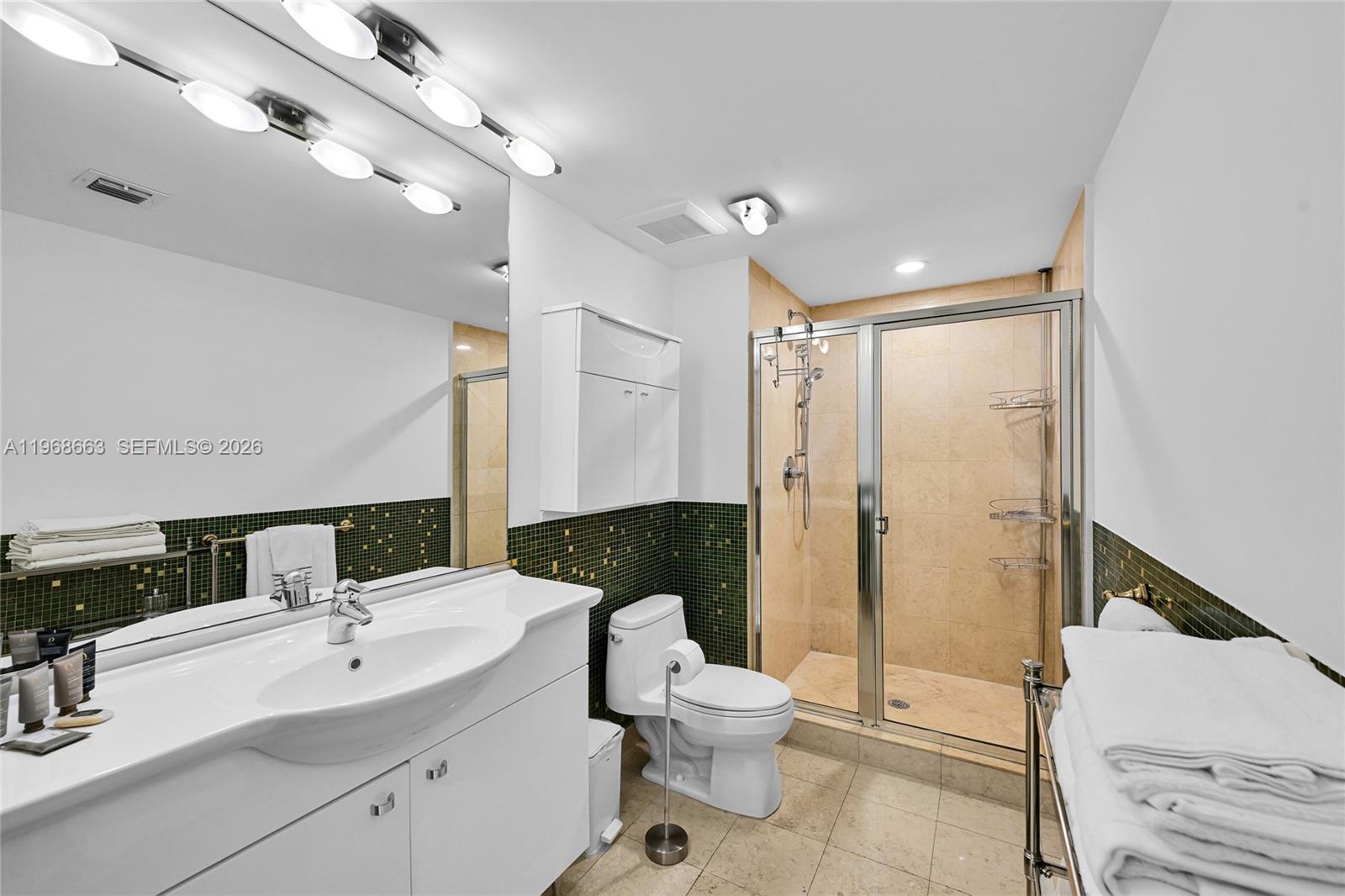 4005 1 / 1 811 sq. ft. $ 2026-04-20 0 foto