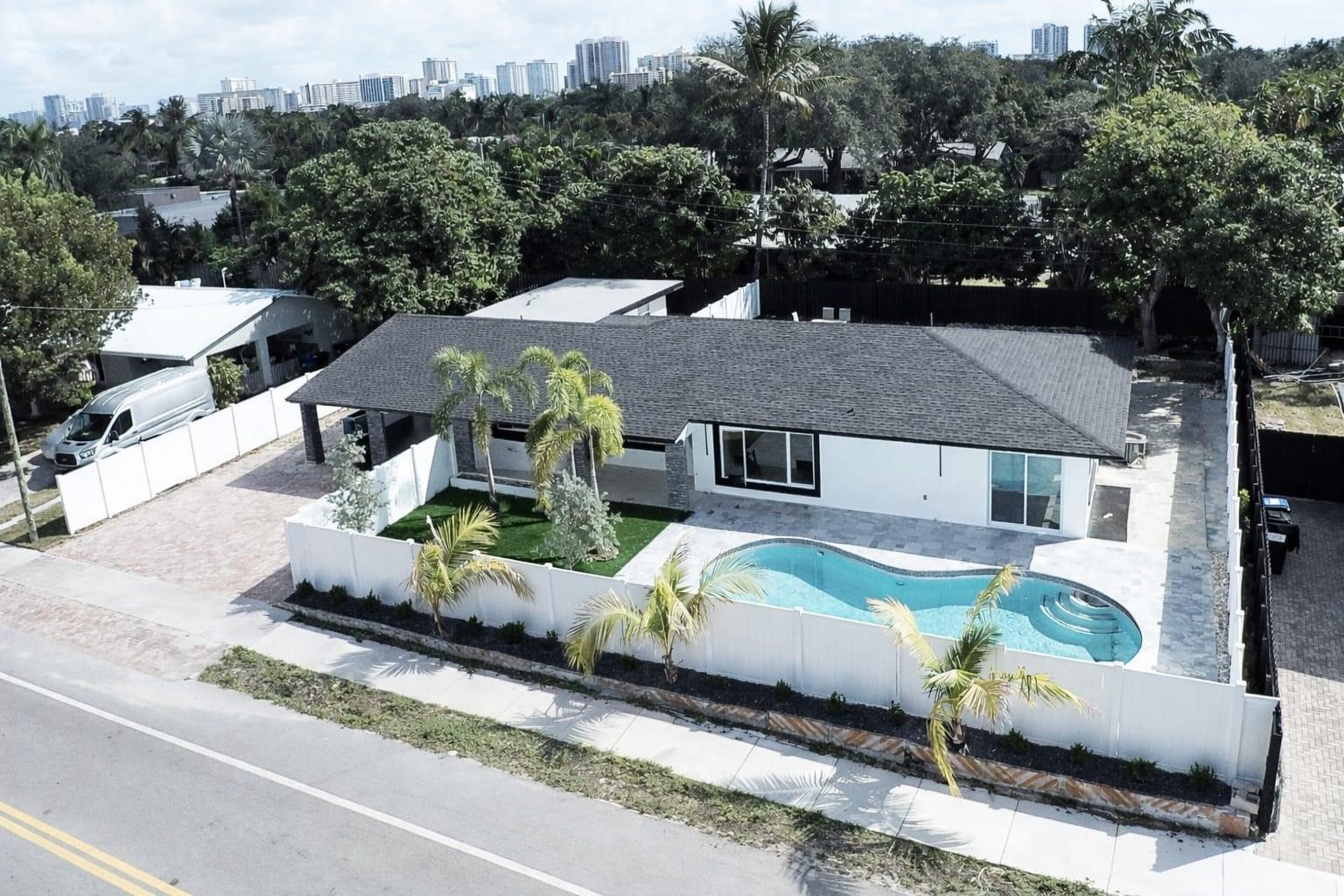 Ver detalles / 0 3100 sq. ft. $ 2026-06-21 0 foto