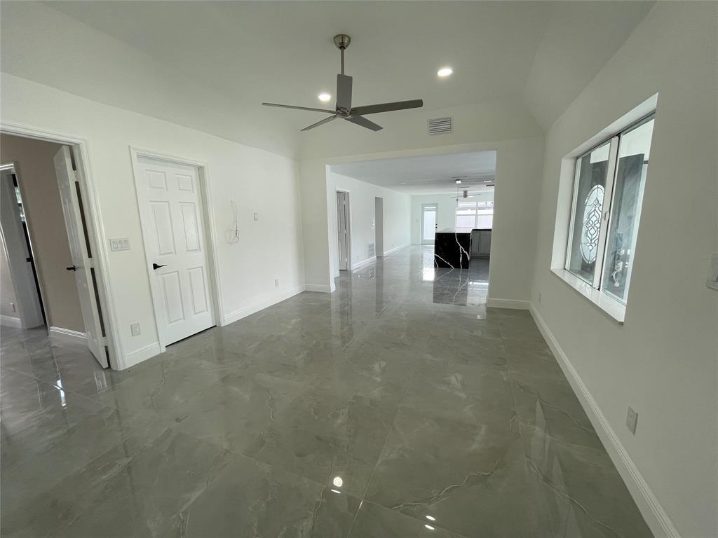 Ver detalles / 0 3100 sq. ft. $ 2026-06-21 0 foto