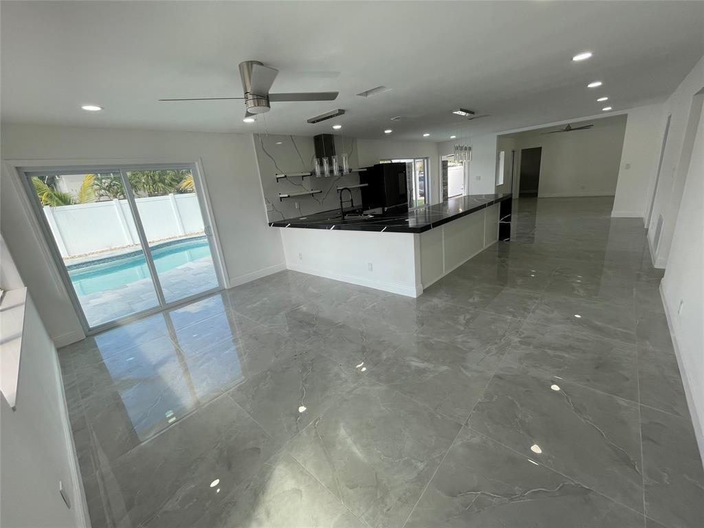 Ver detalles / 0 3100 sq. ft. $ 2026-06-21 0 foto