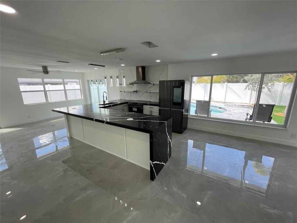 Ver detalles / 0 3100 sq. ft. $ 2026-06-21 0 foto