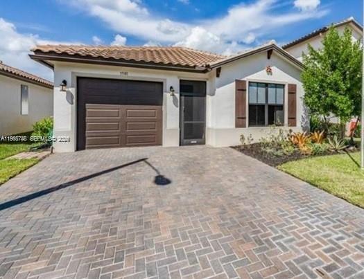 Ver detalles 5501 3 / 2 1602 sq. ft. $ 2026-04-17 0 foto