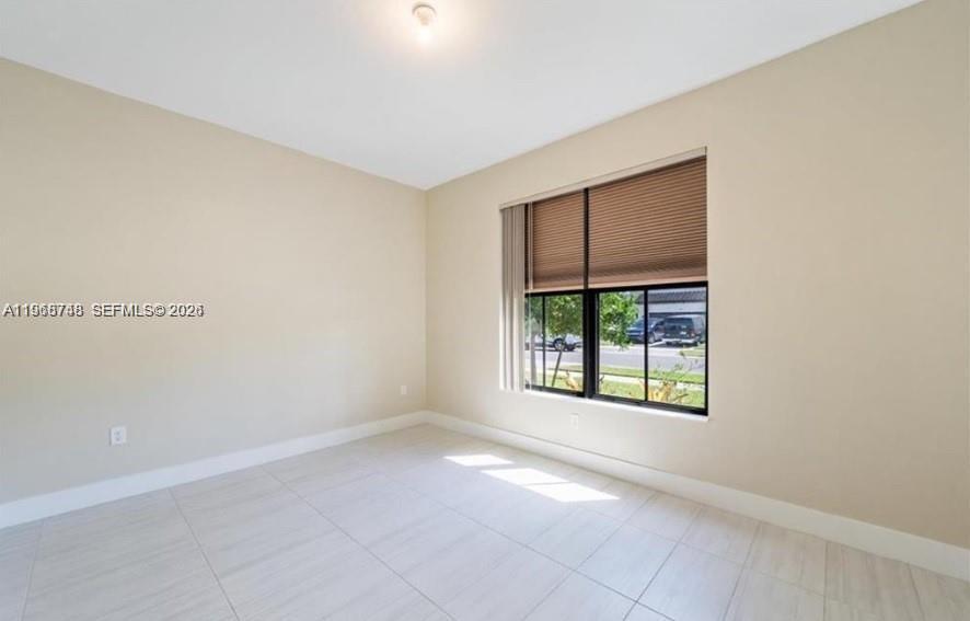 Ver detalles 5501 3 / 2 1602 sq. ft. $ 2026-04-17 0 foto