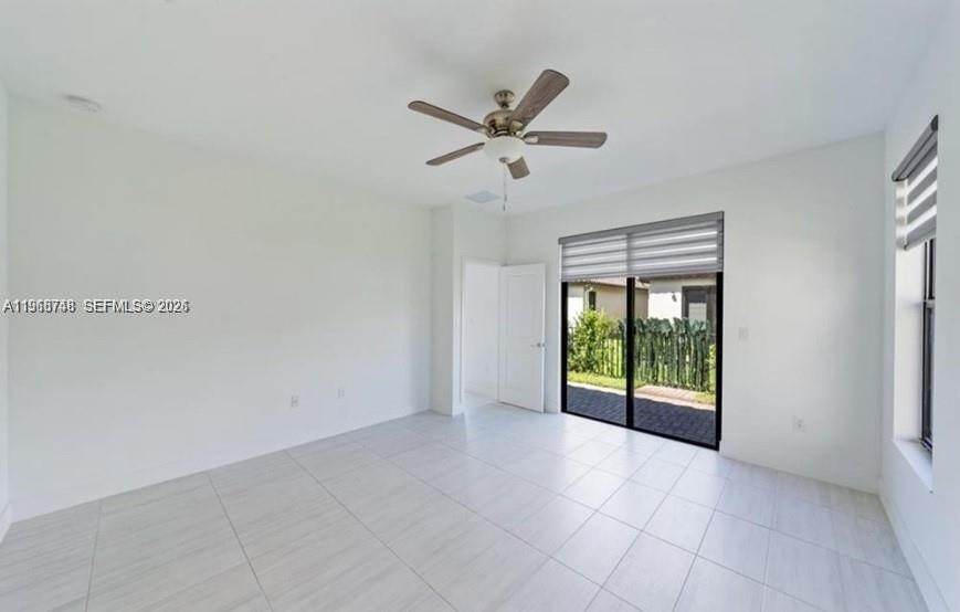 Ver detalles 5501 3 / 2 1602 sq. ft. $ 2026-04-17 0 foto