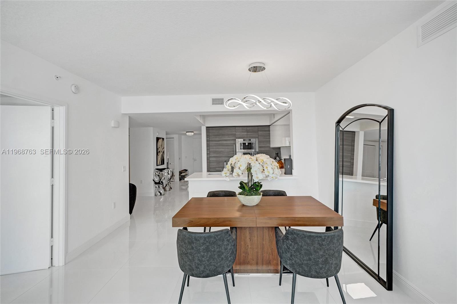 See details 4-1104 2 / 3 1541 sq. ft. $ 2026-02-19 0 Photo