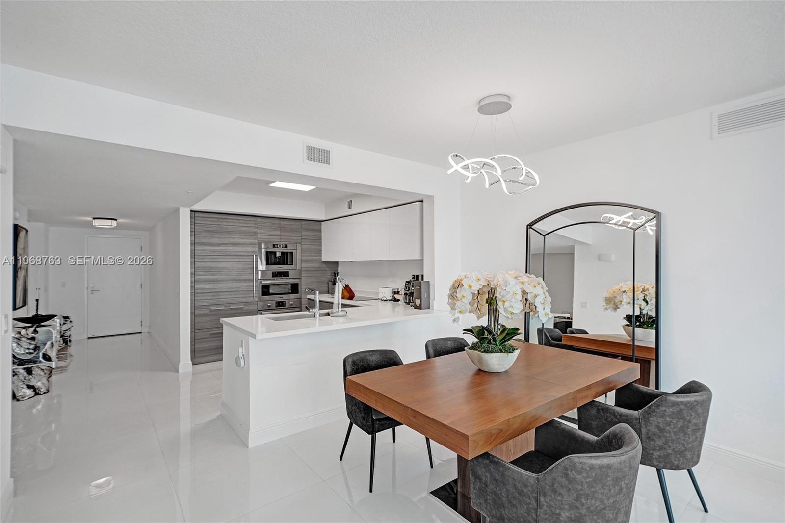 See details 4-1104 2 / 3 1541 sq. ft. $ 2026-02-19 0 Photo