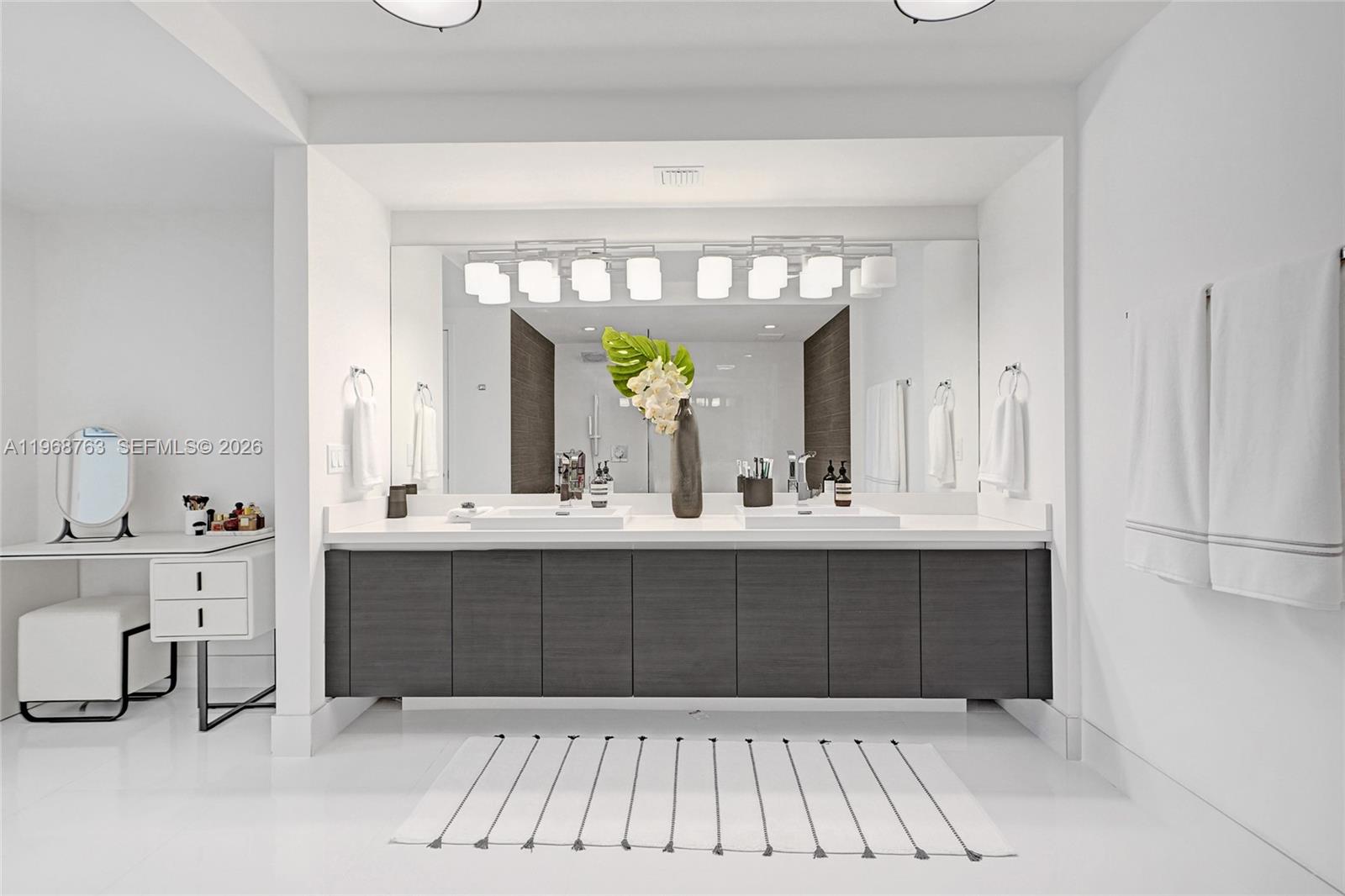 See details 4-1104 2 / 3 1541 sq. ft. $ 2026-02-19 0 Photo