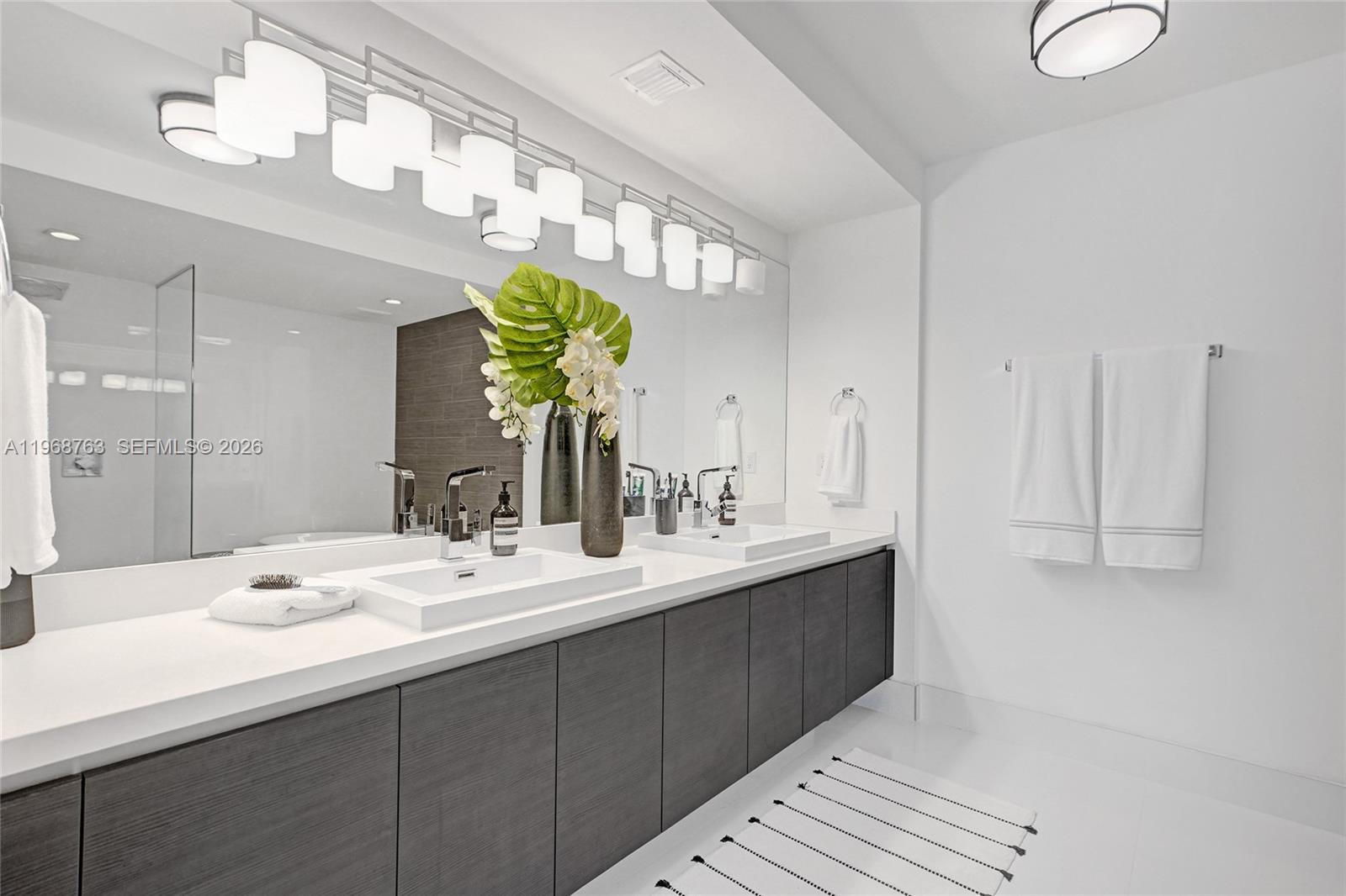 See details 4-1104 2 / 3 1541 sq. ft. $ 2026-02-19 0 Photo