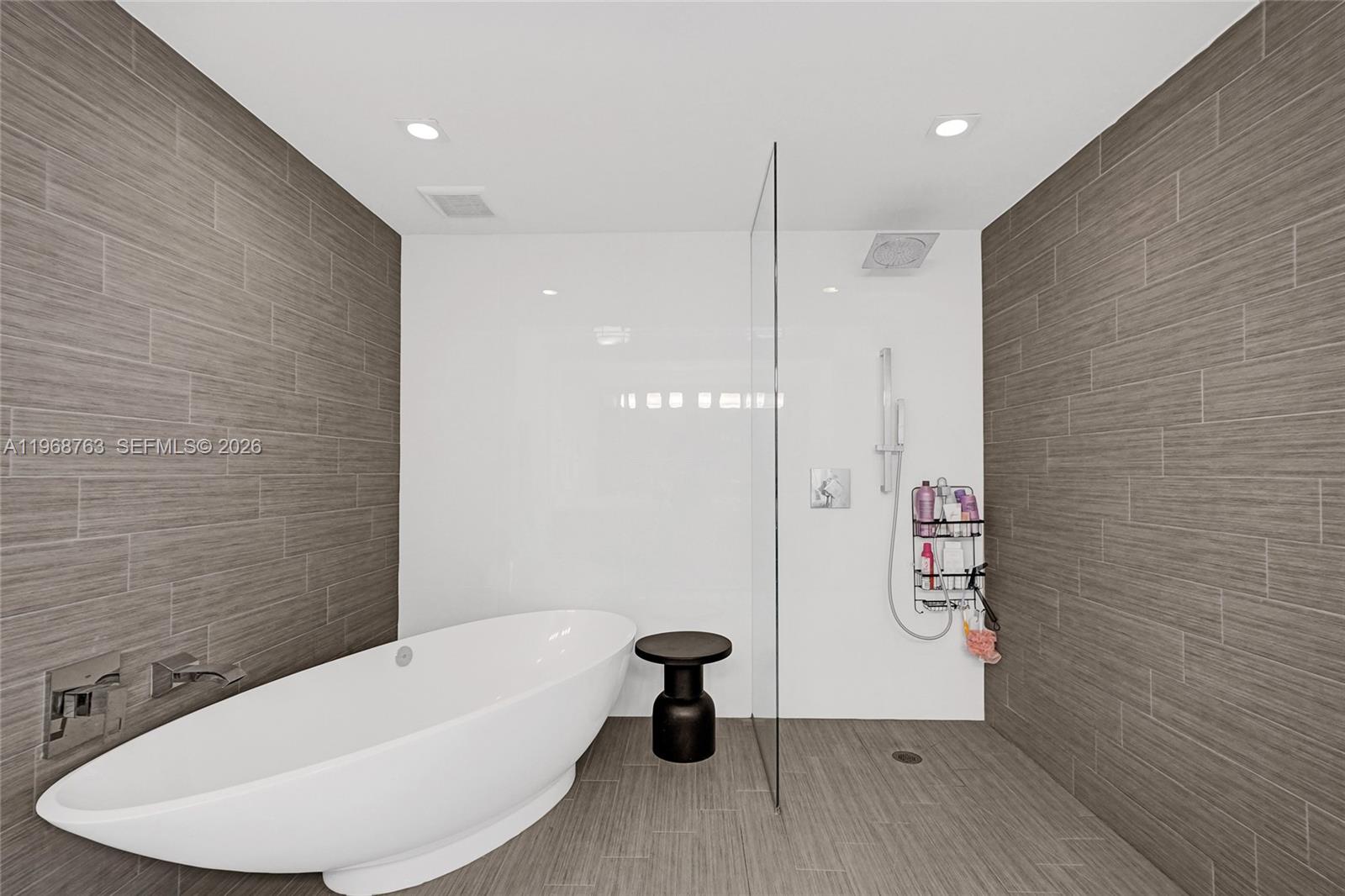 See details 4-1104 2 / 3 1541 sq. ft. $ 2026-02-19 0 Photo