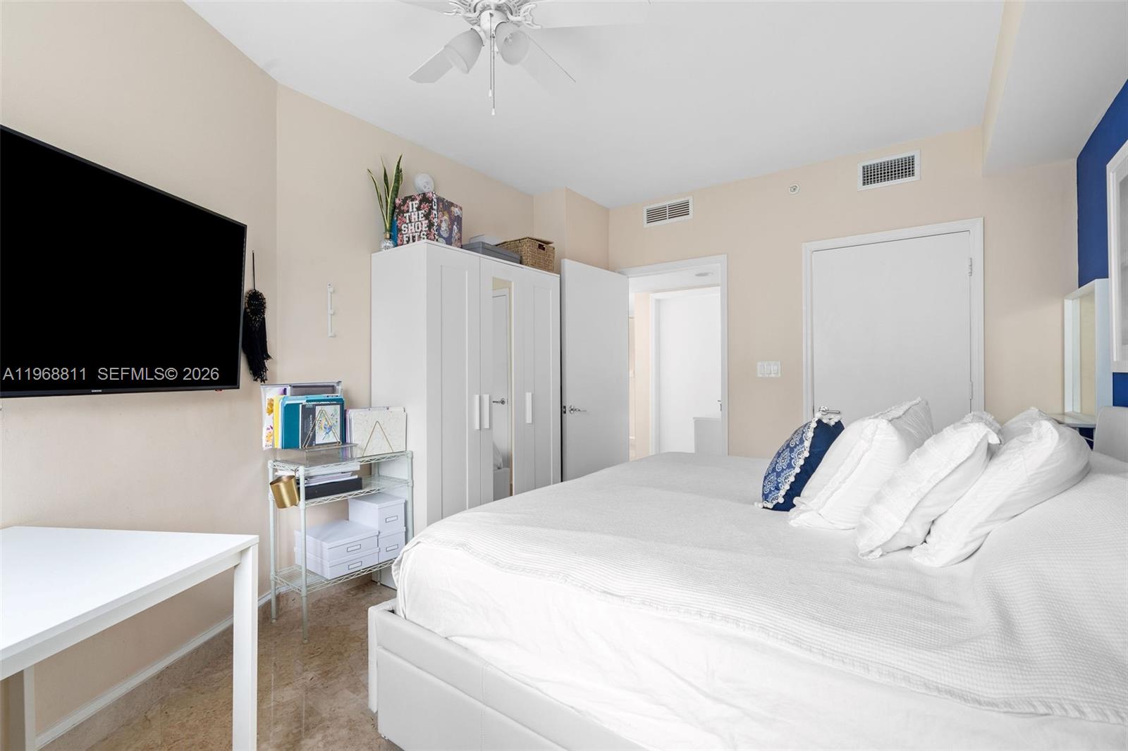 Photo of 19900 Country Club Dr  #616, Aventura, Florida, 33180 - 