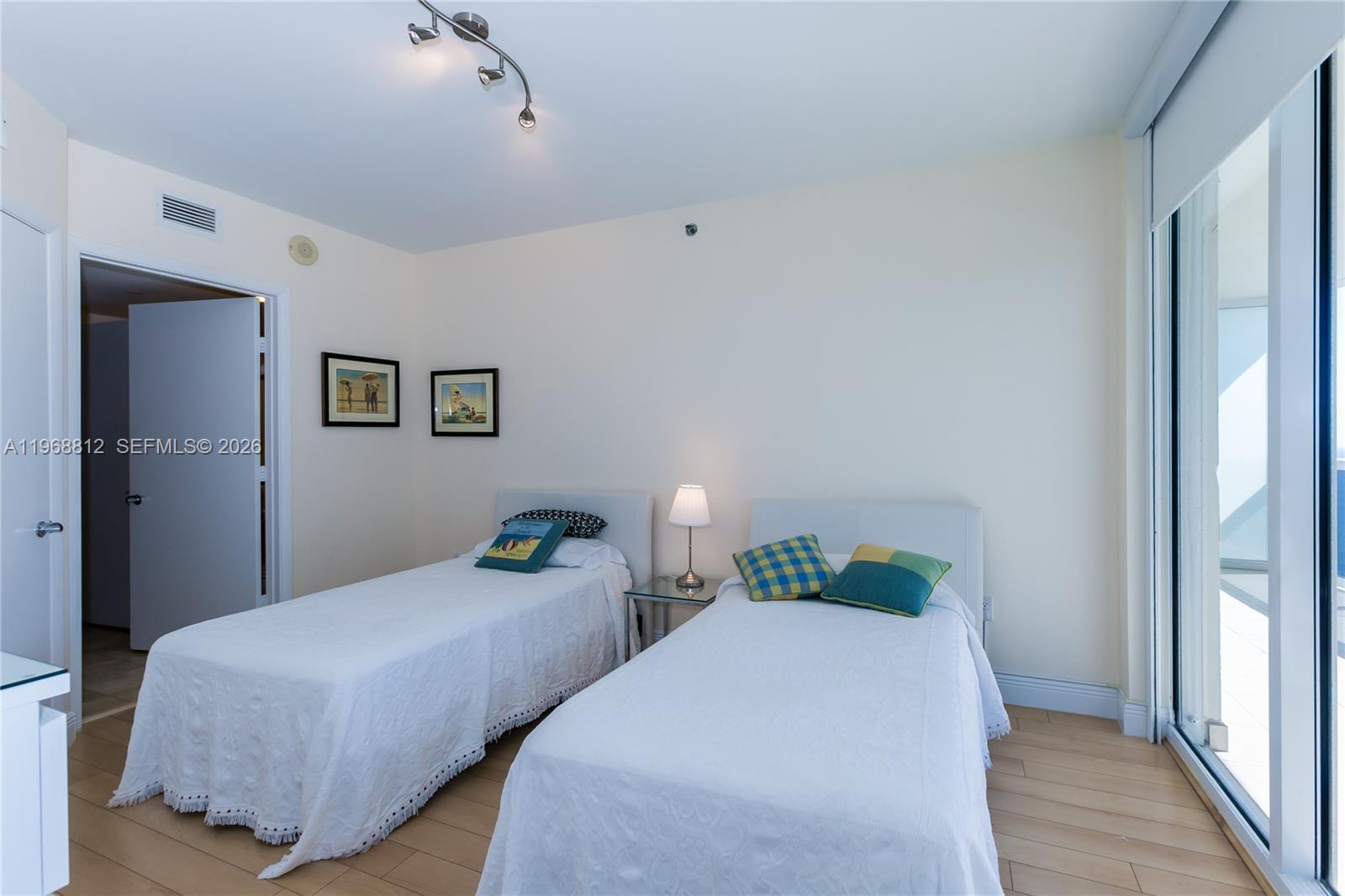 3906 2 / 2 1458 sq. ft. $ 2026-02-19 0 foto