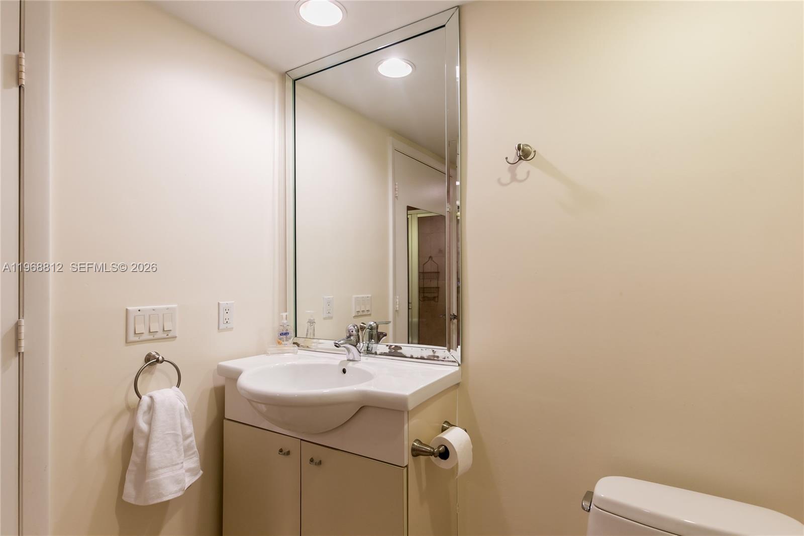 3906 2 / 2 1458 sq. ft. $ 2026-02-19 0 foto