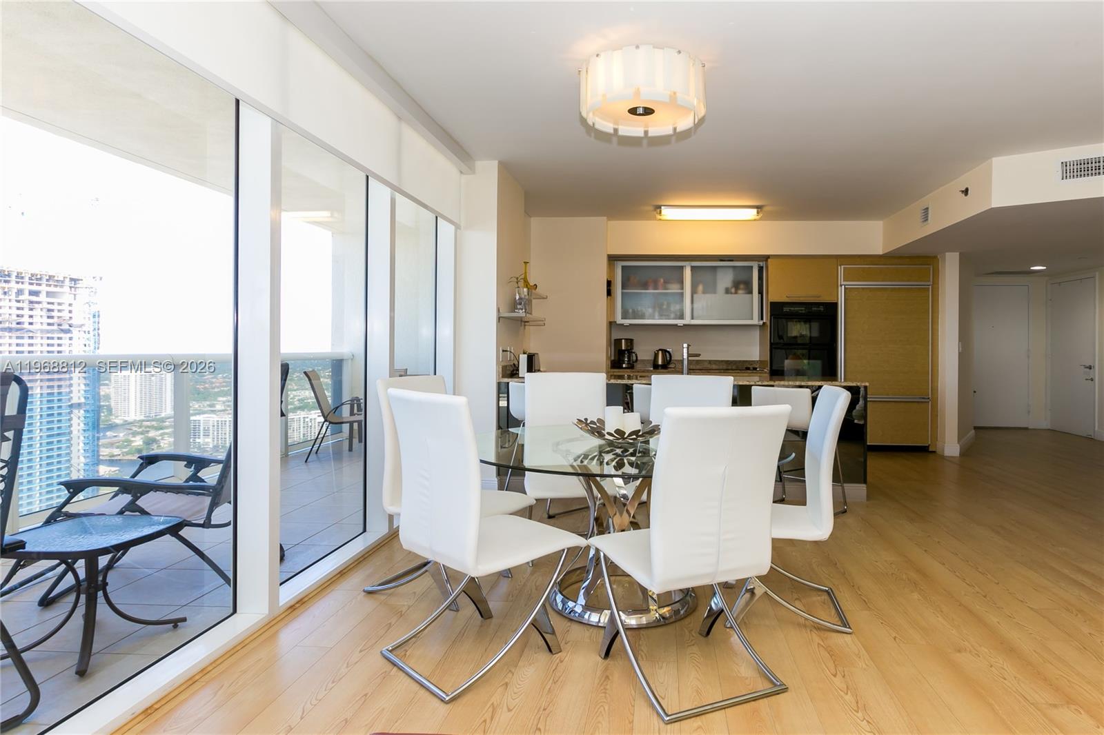 3906 2 / 2 1458 sq. ft. $ 2026-02-19 0 foto