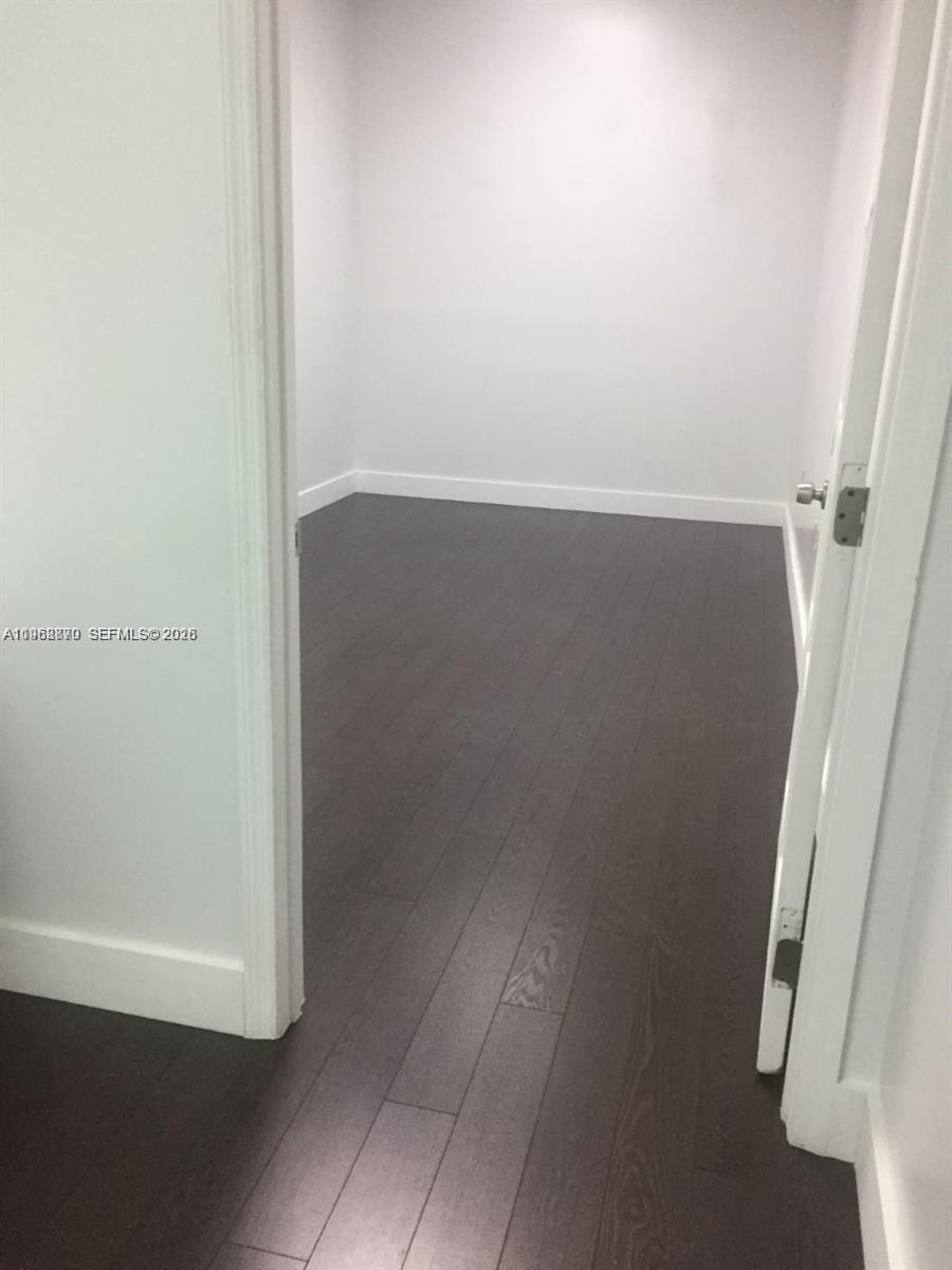 105  /   кв.футов $ 2026-02-19 0 Фото