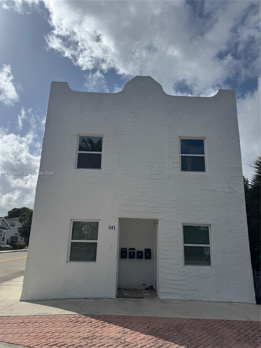   /  3305 sq. ft. $ 2026-02-19 0 foto