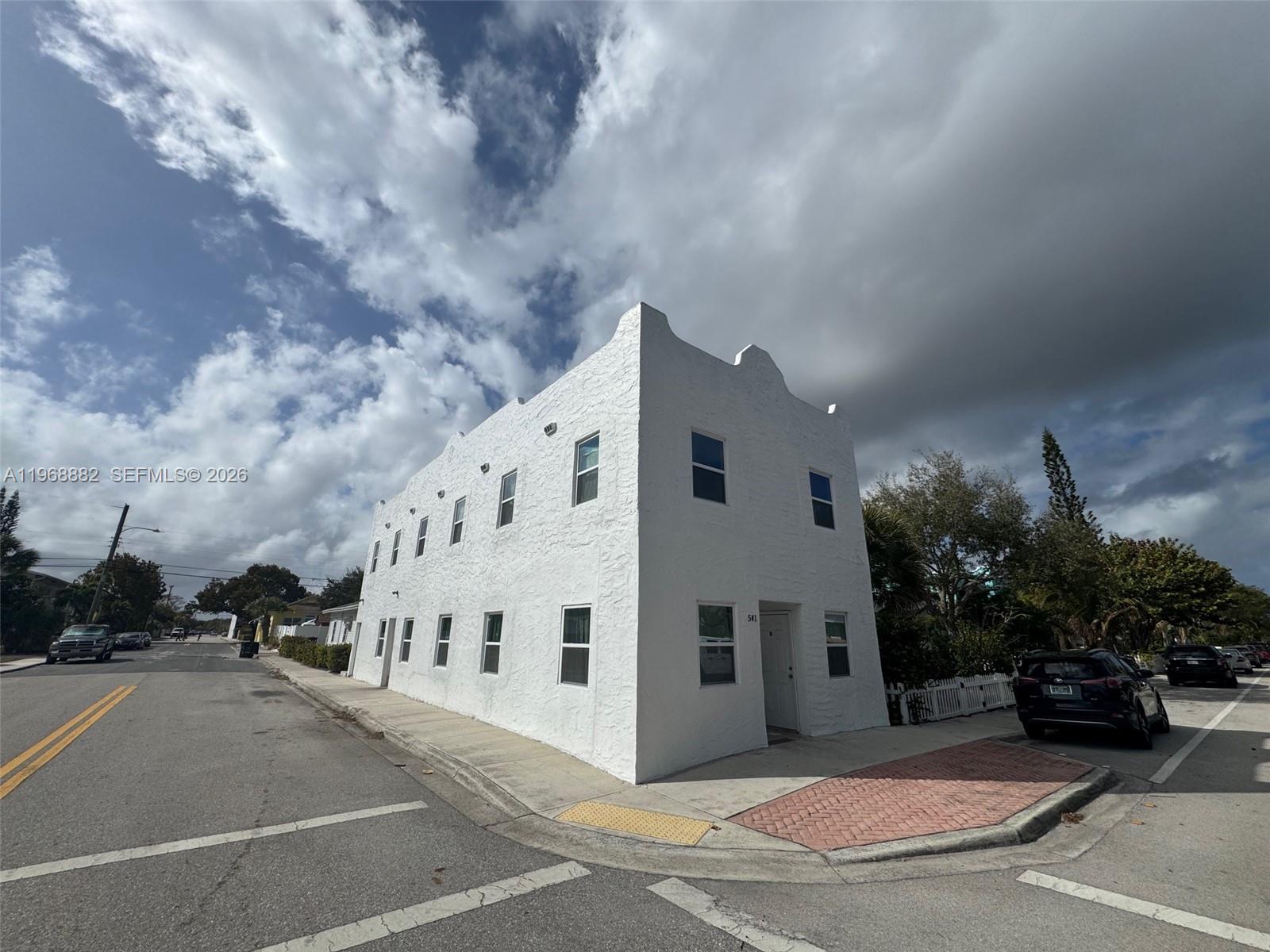   /  3305 sq. ft. $ 2026-02-19 0 foto