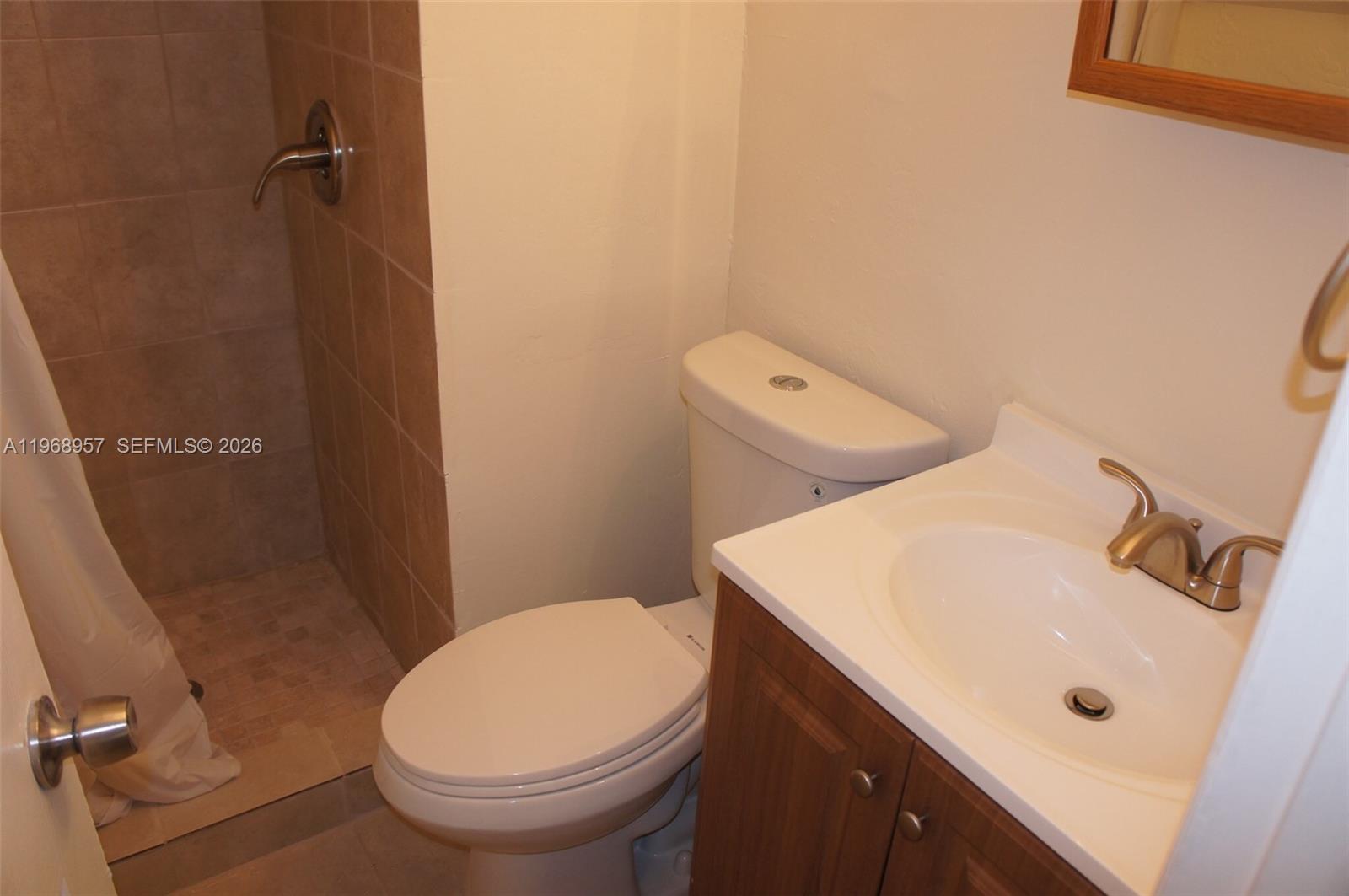   /  6100 sq. ft. $ 2026-02-20 0 foto