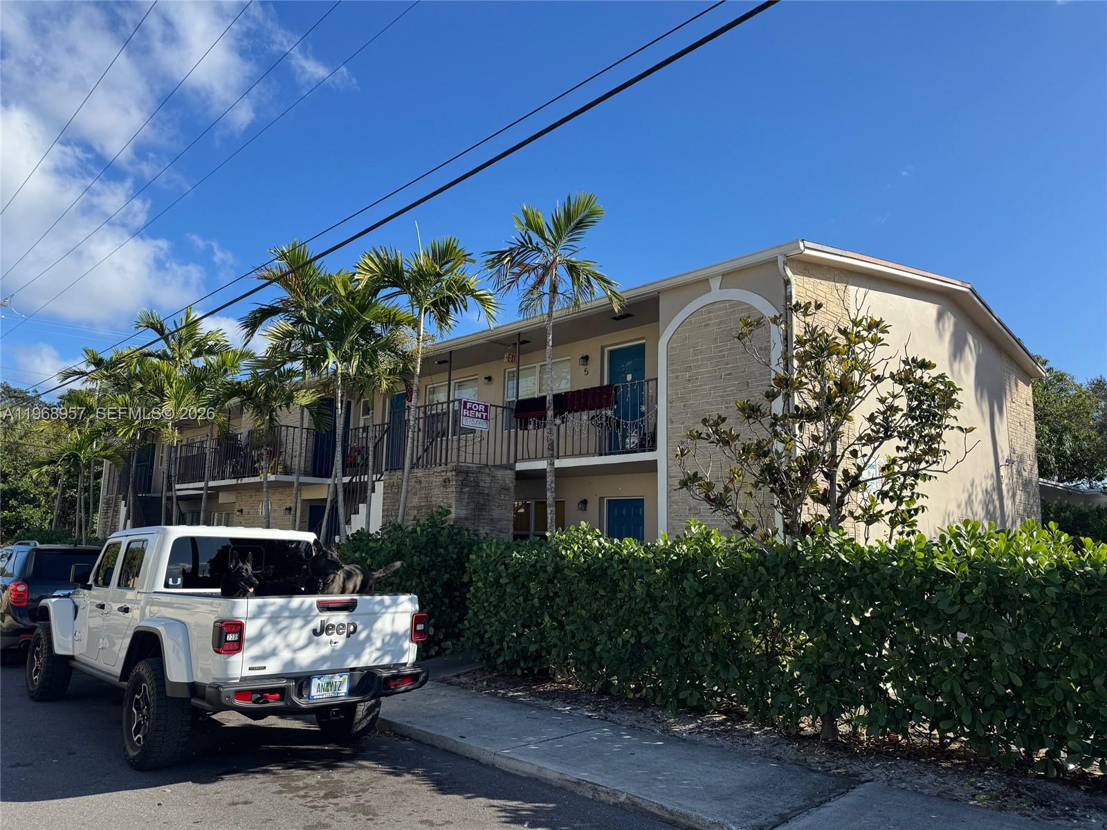   /  6100 sq. ft. $ 2026-02-20 0 foto