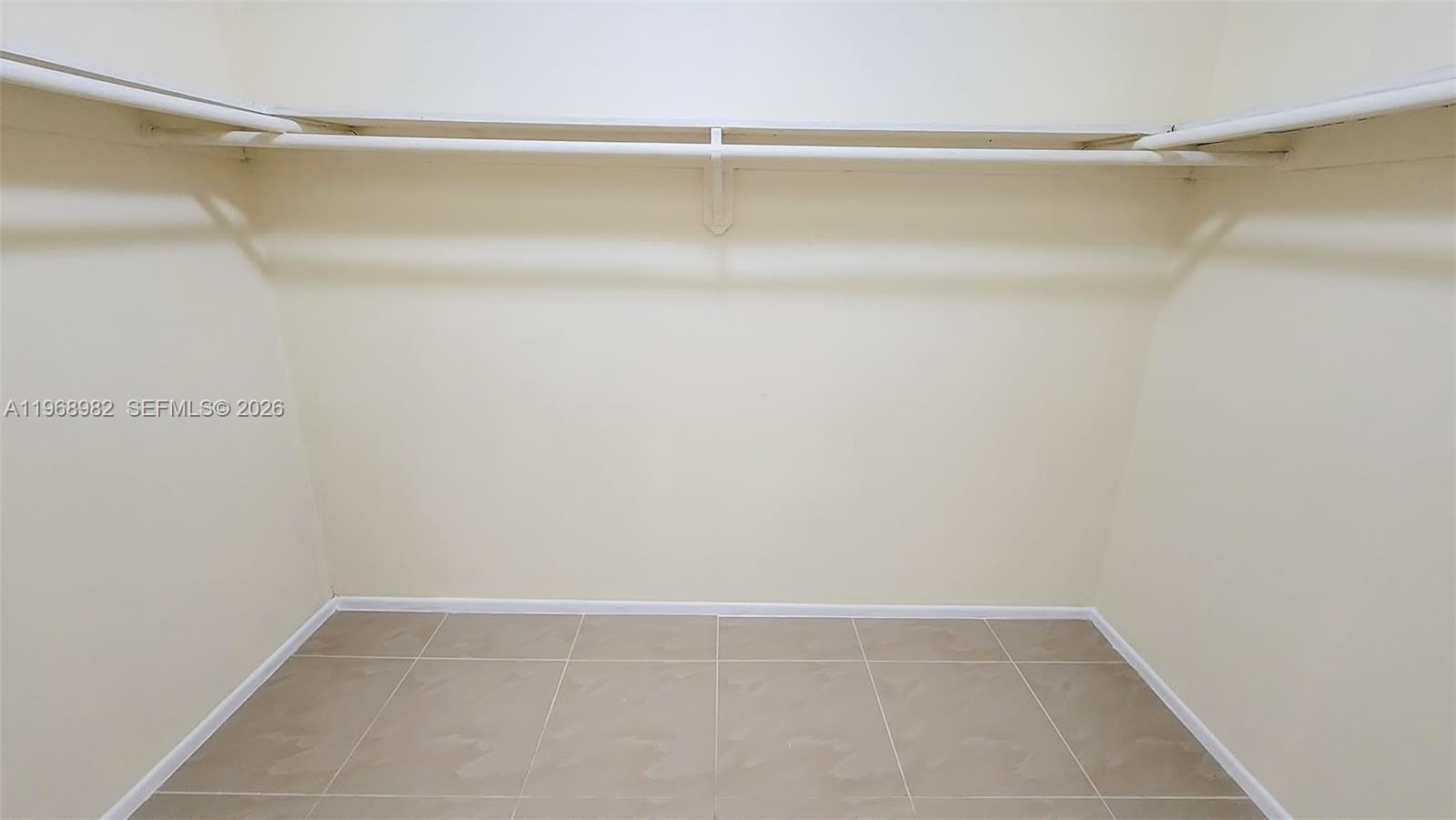 See details 416-1 1 / 1 909 sq. ft. $ 2026-02-20 0 Photo