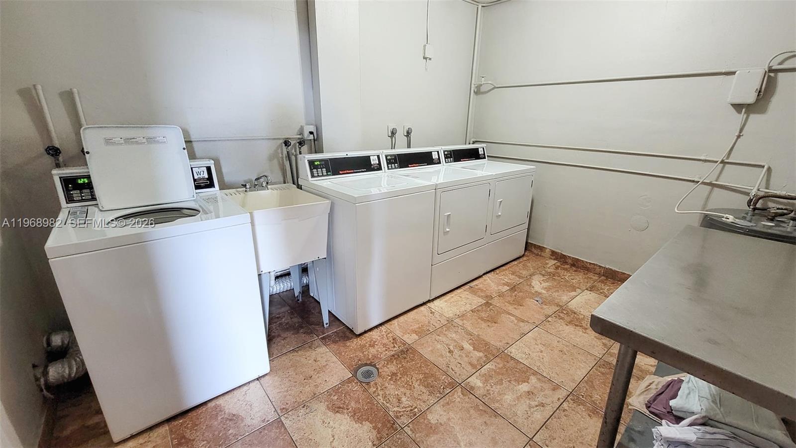 See details 416-1 1 / 1 909 sq. ft. $ 2026-02-20 0 Photo