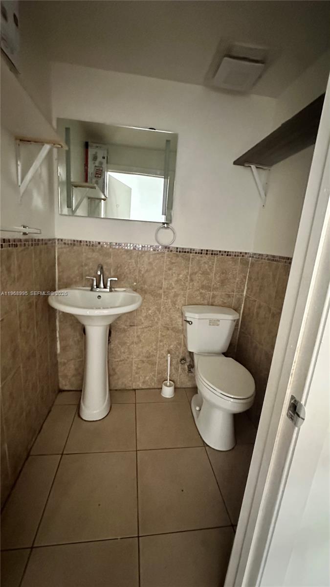 8  /   кв.футов $ 2026-02-20 0 Фото