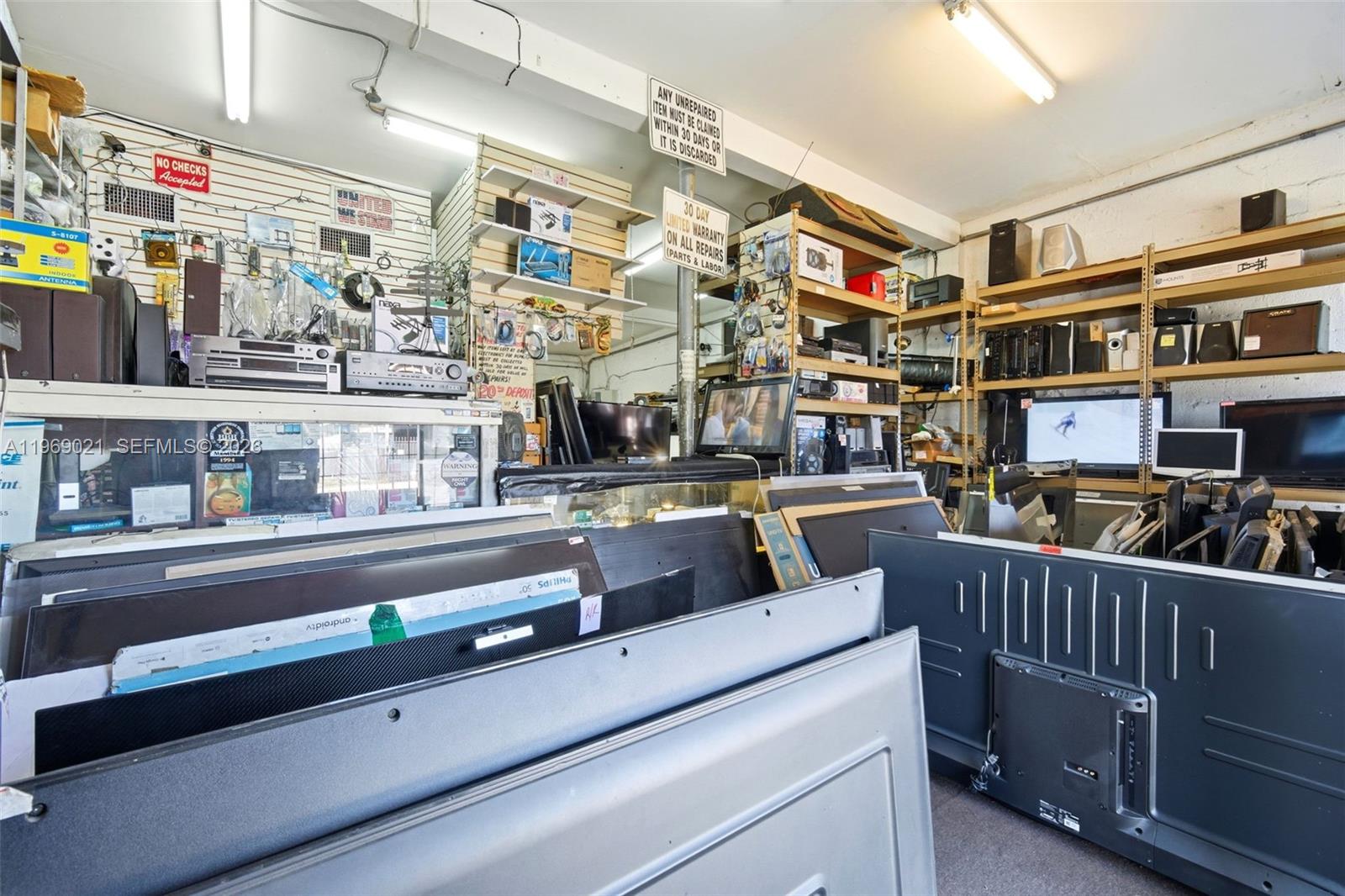   /   кв.футов $ 2026-02-20 0 Фото