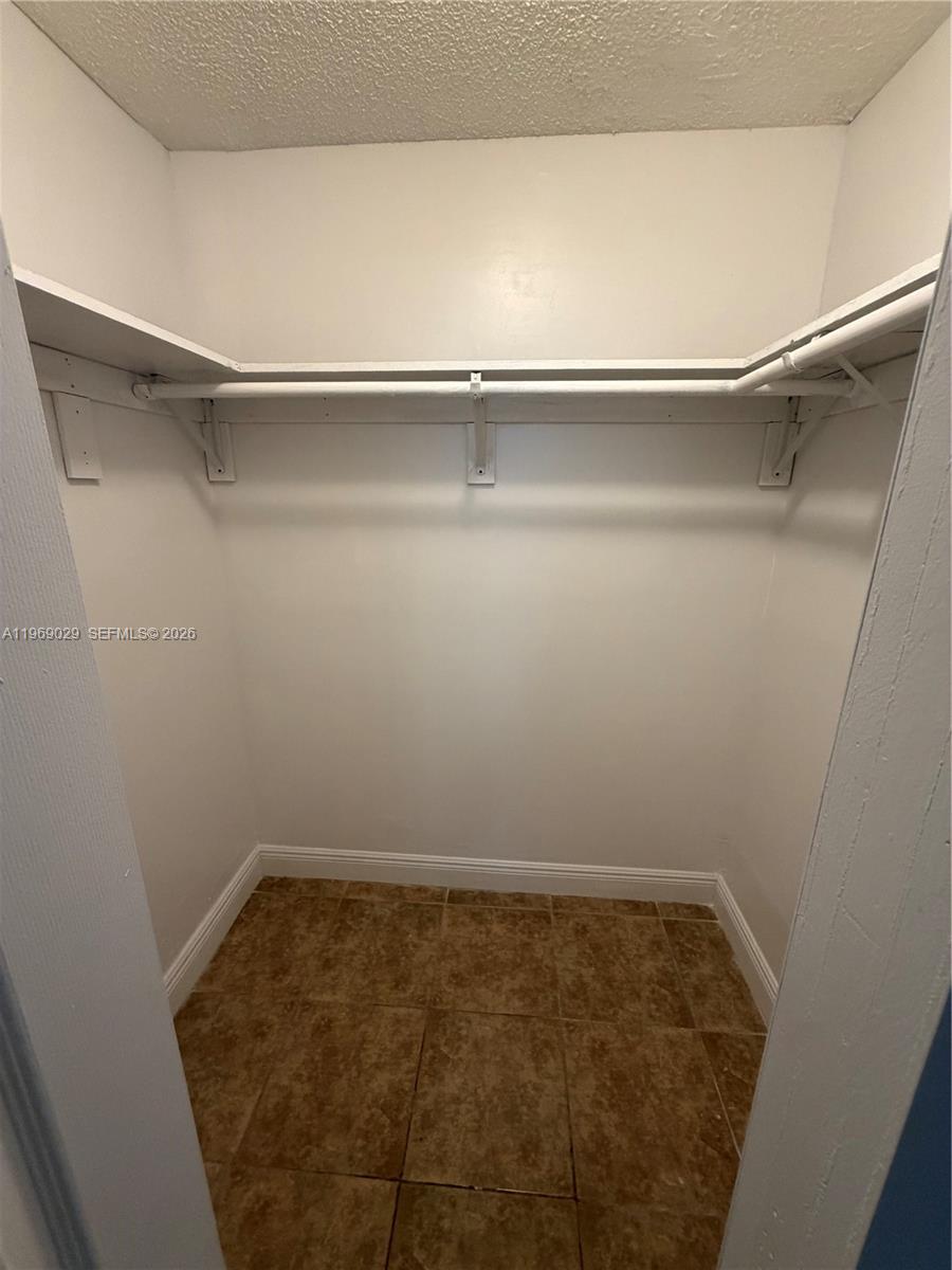   /  2570 sq. ft. $ 2026-02-20 0 foto