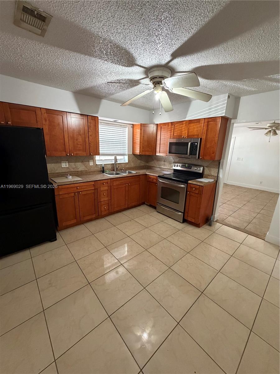   /  2570 sq. ft. $ 2026-02-20 0 foto