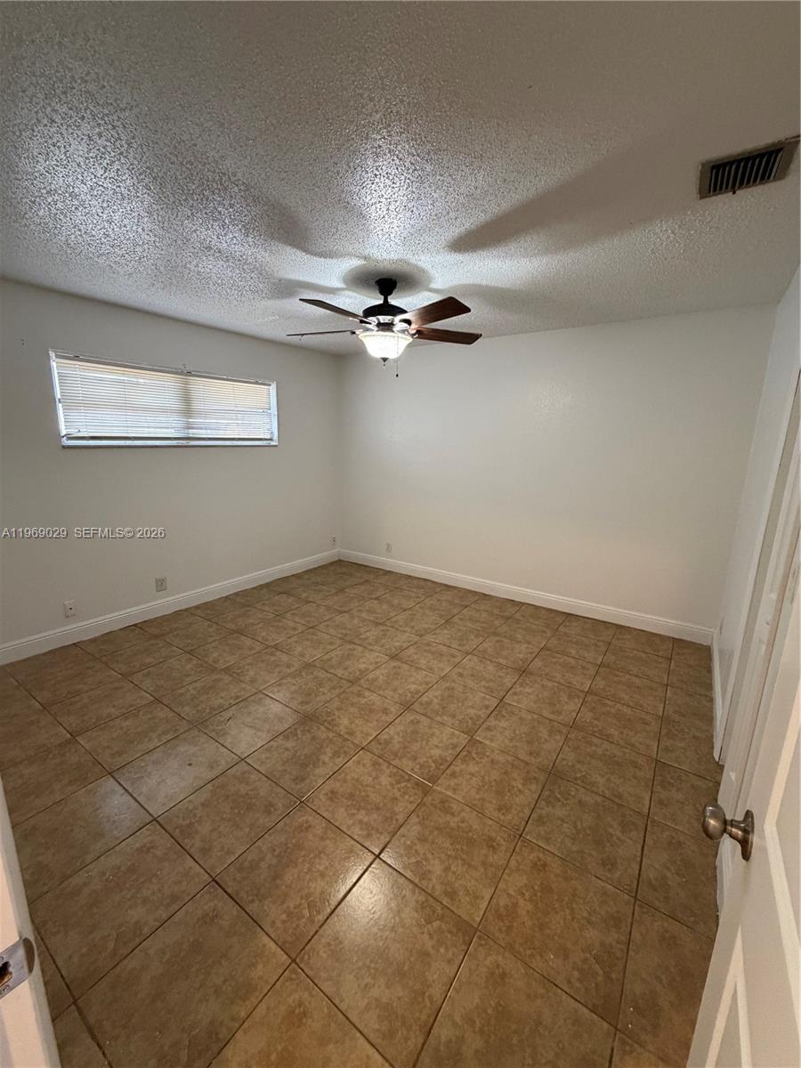   /  2570 sq. ft. $ 2026-02-20 0 foto