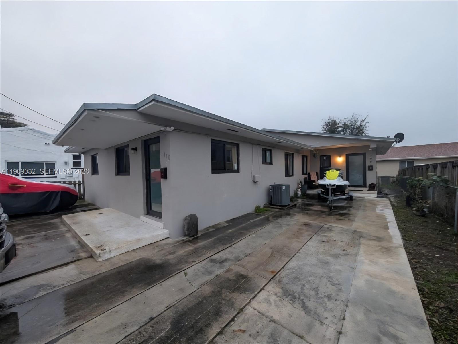   /  1980 кв.футов $ 2026-02-20 0 Фото