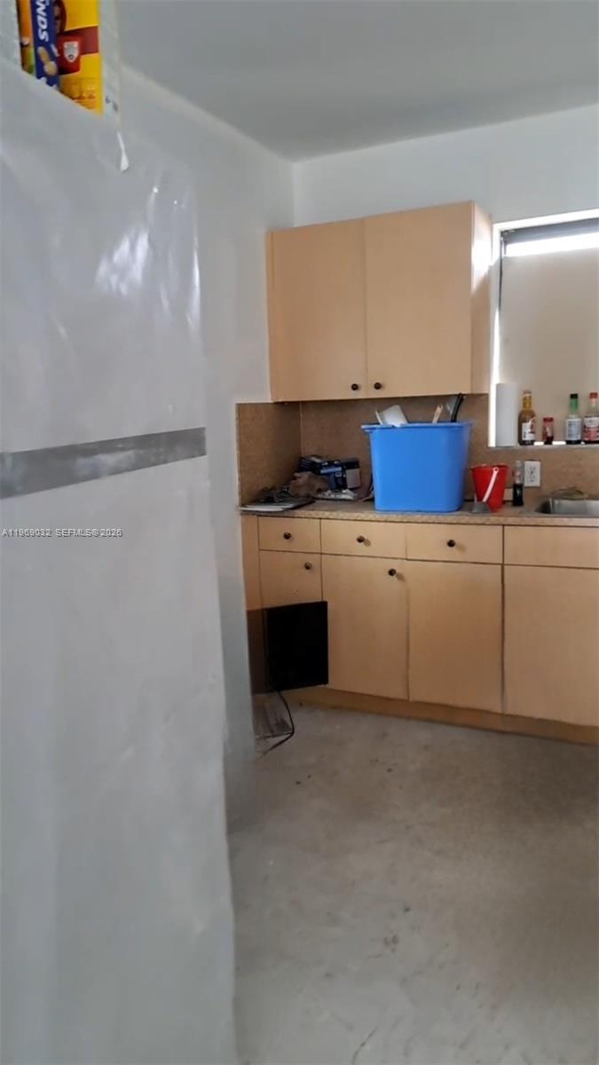   /  1980 кв.футов $ 2026-02-20 0 Фото