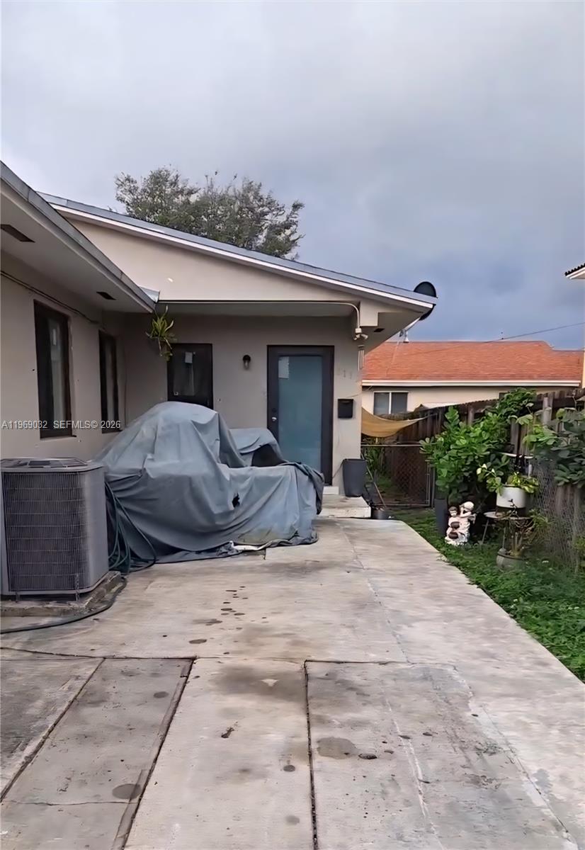   /  1980 кв.футов $ 2026-02-20 0 Фото