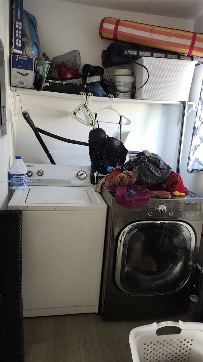   /  1980 кв.футов $ 2026-02-20 0 Фото