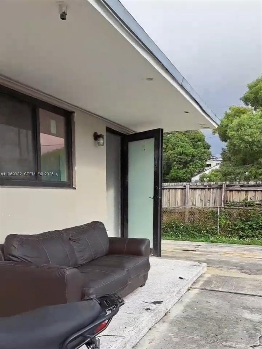   /  1980 кв.футов $ 2026-02-20 0 Фото