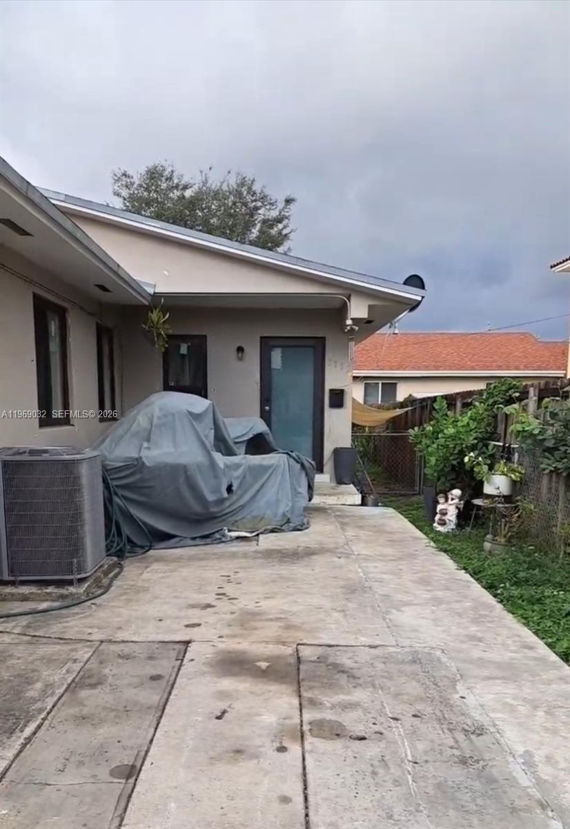   /  1980 кв.футов $ 2026-02-20 0 Фото