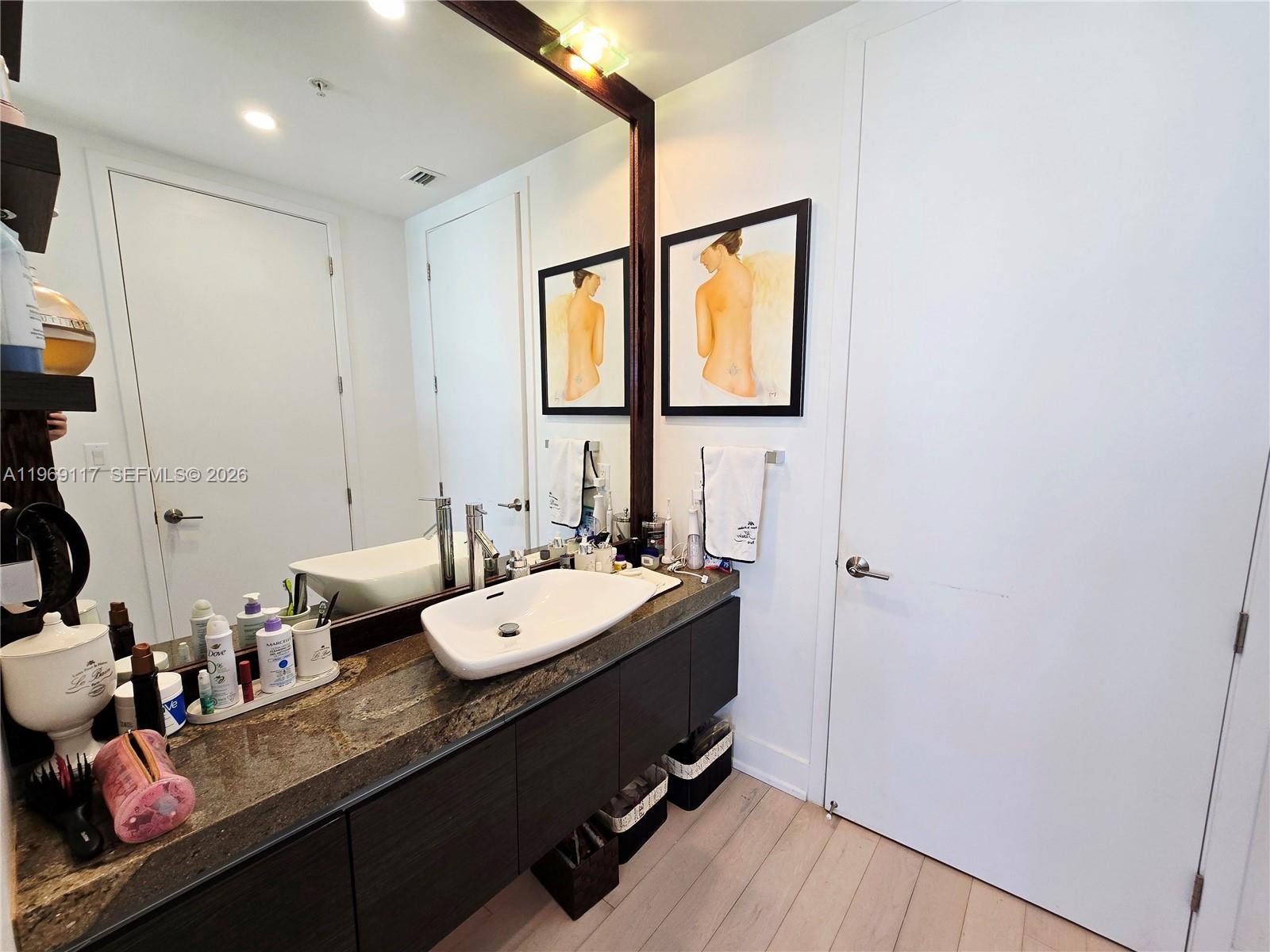 4602 1 / 2 958 sq. ft. $ 2026-02-20 0 foto