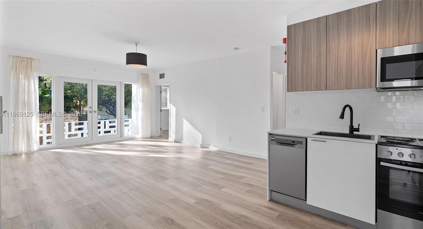   /  10334 sq. ft. $ 2026-02-20 0 foto