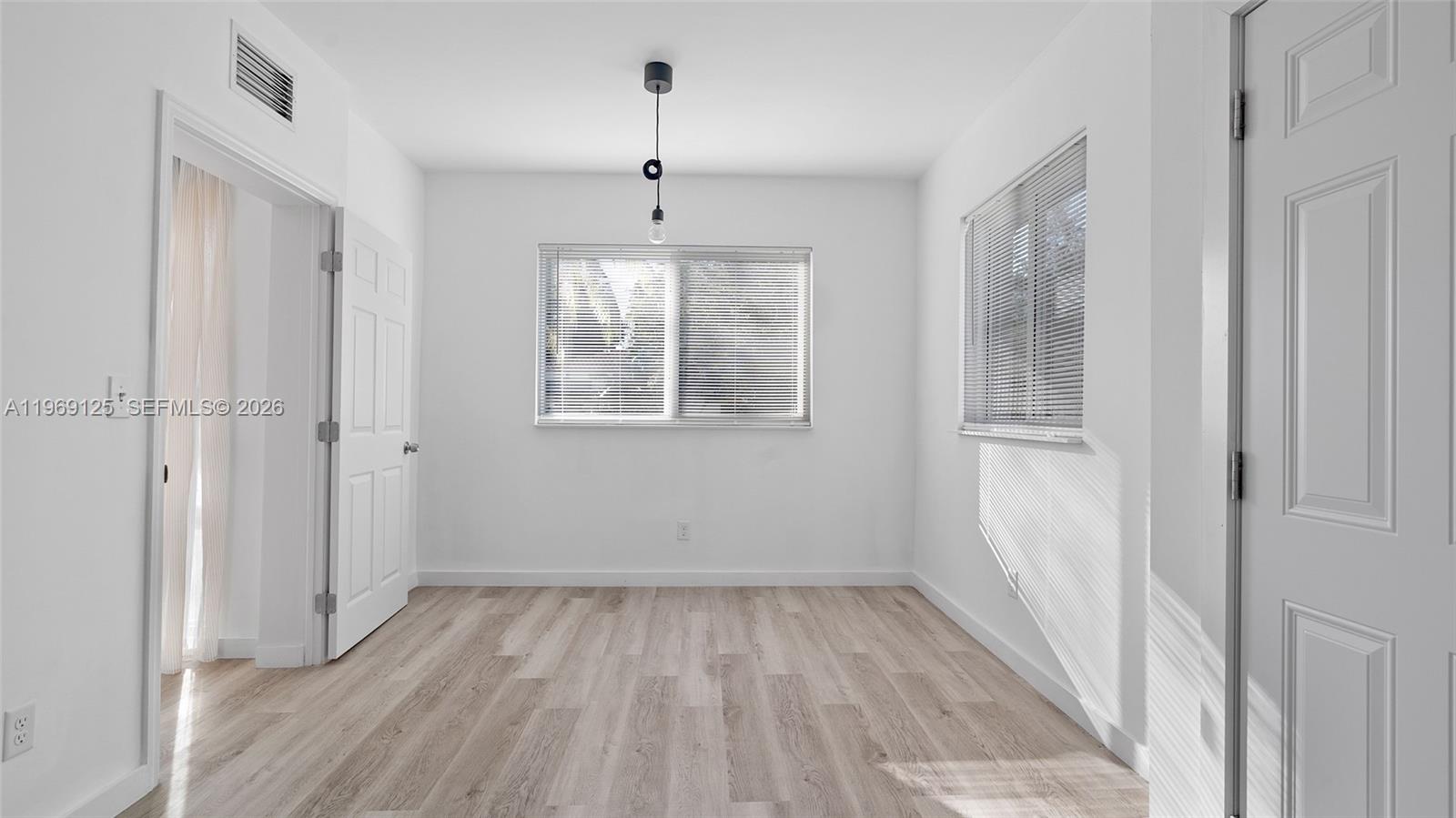   /  10334 sq. ft. $ 2026-02-20 0 foto