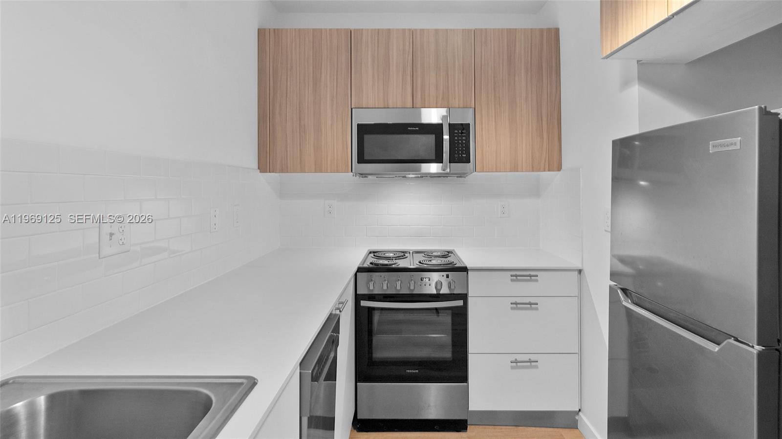   /  10334 sq. ft. $ 2026-02-20 0 foto