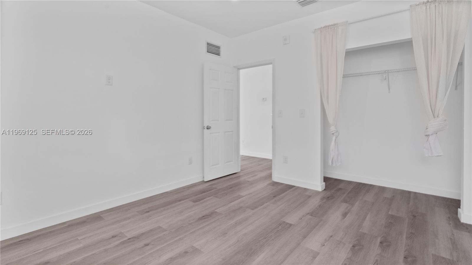   /  10334 sq. ft. $ 2026-02-20 0 foto