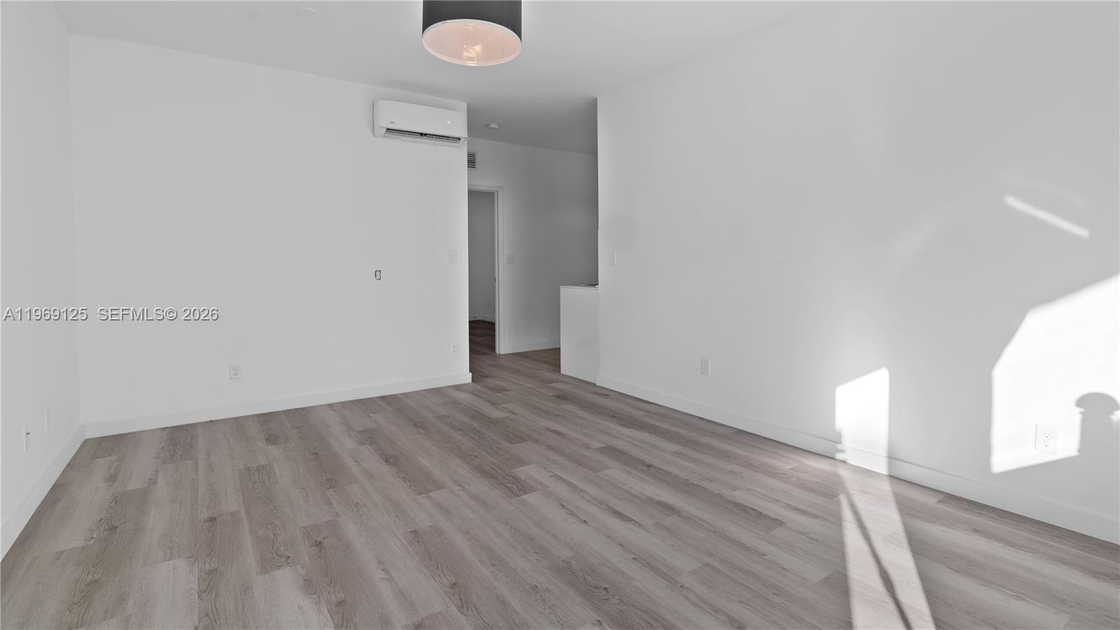   /  10334 sq. ft. $ 2026-02-20 0 foto