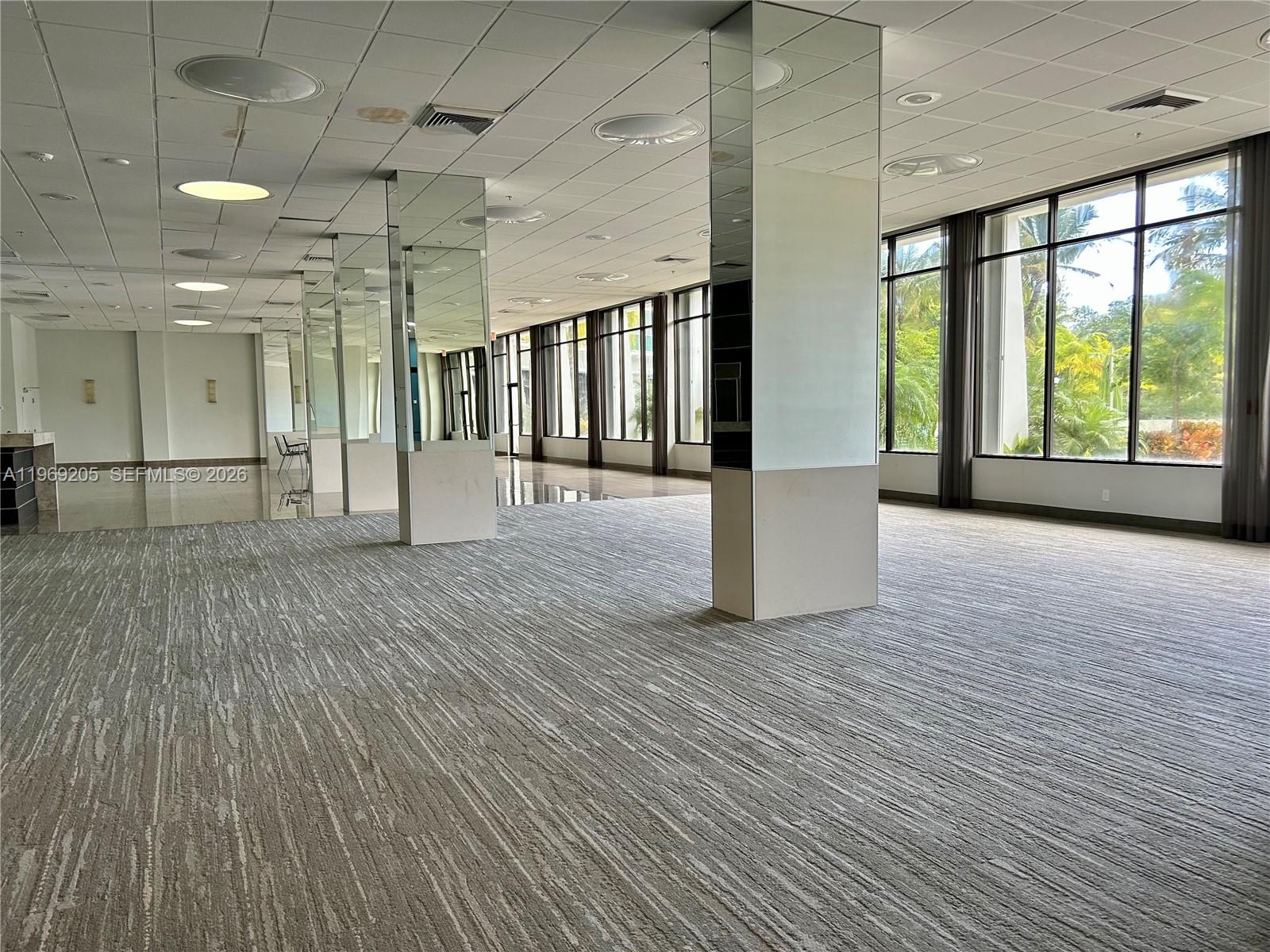 310 1 / 2 991 кв.футов $ 2026-02-20 0 Фото