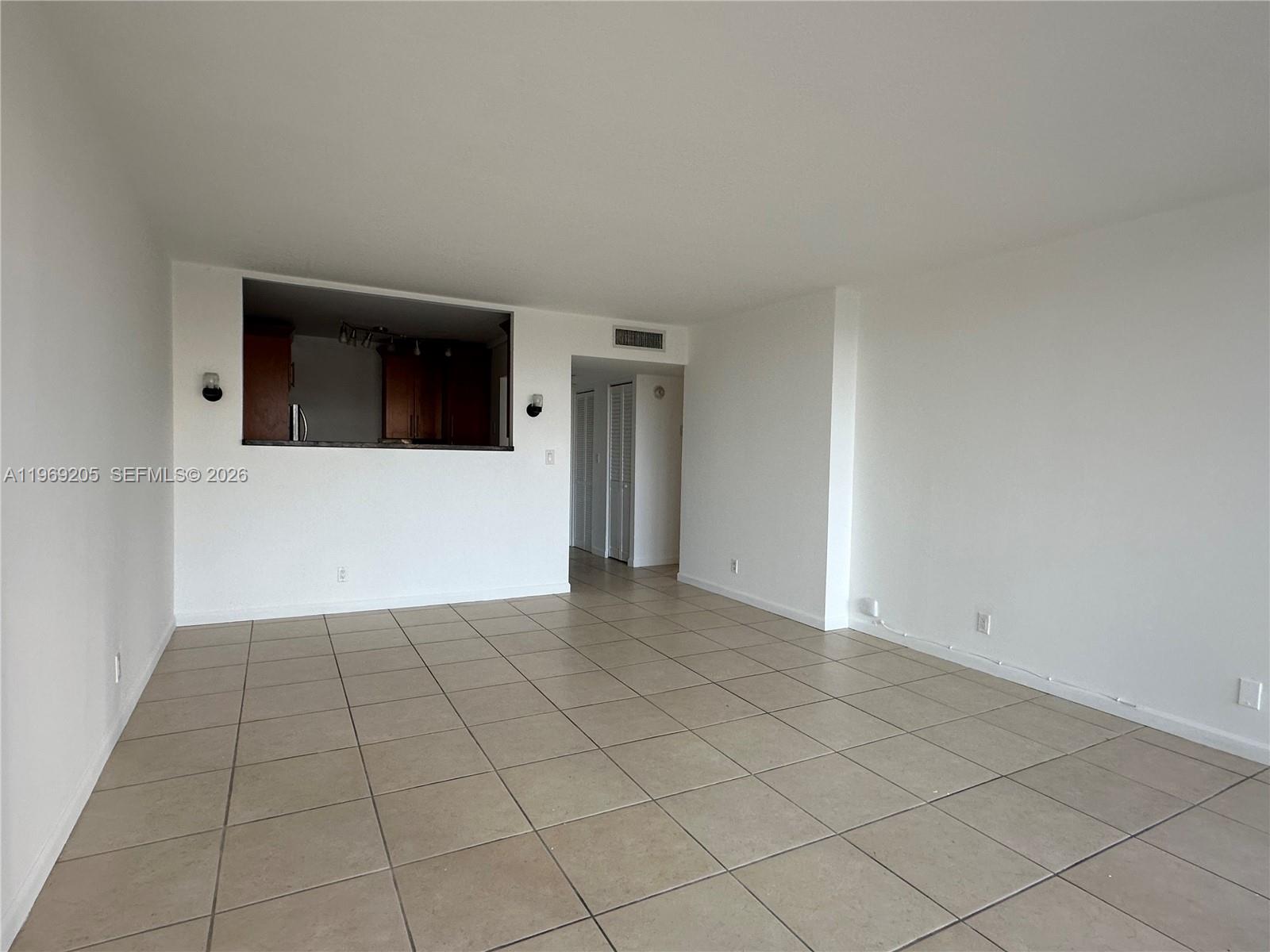 310 1 / 2 991 кв.футов $ 2026-02-20 0 Фото