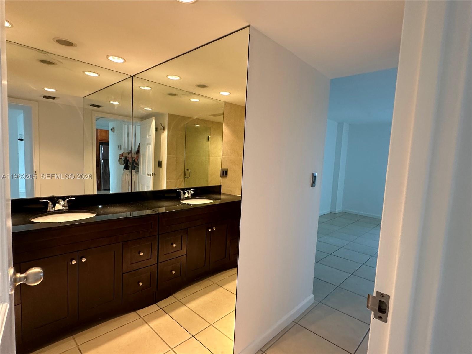 310 1 / 2 991 кв.футов $ 2026-02-20 0 Фото