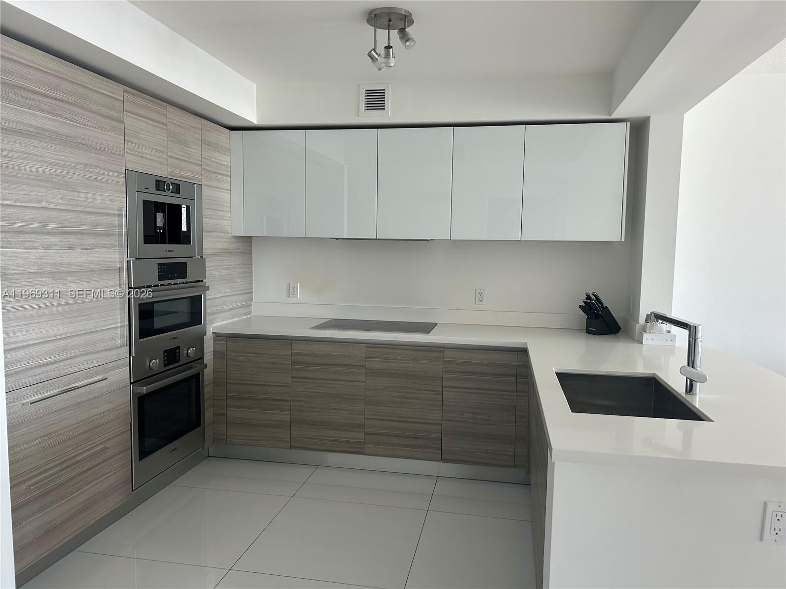 See details 4-2305 2 / 3 1541 sq. ft. $ 2026-02-20 0 Photo