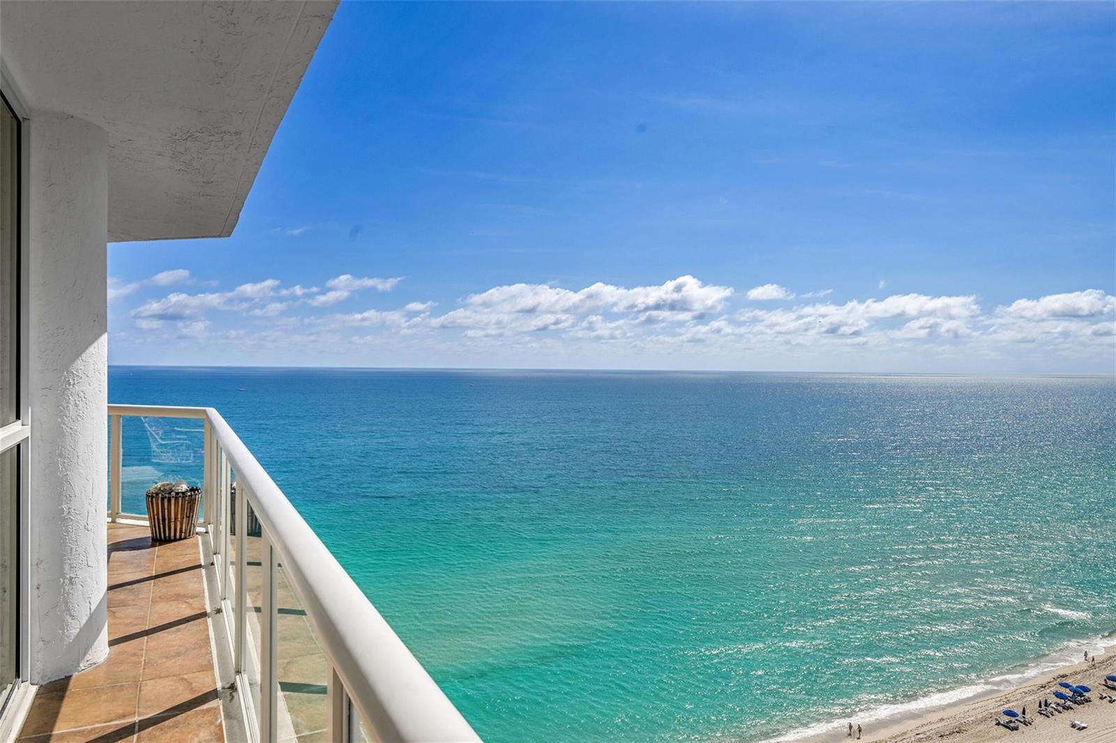 Photo of 16425 Collins #2011, Sunny Isles Beach, Florida, 33160 - Photo 2