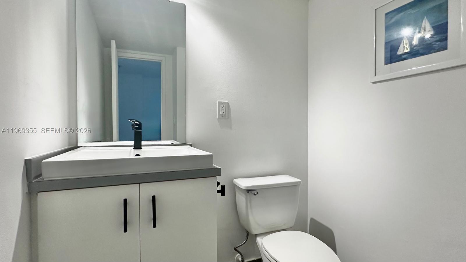 Photo of 19370 Collins Ave #319, Sunny Isles Beach, Florida, 33160 - Guest Bathroom