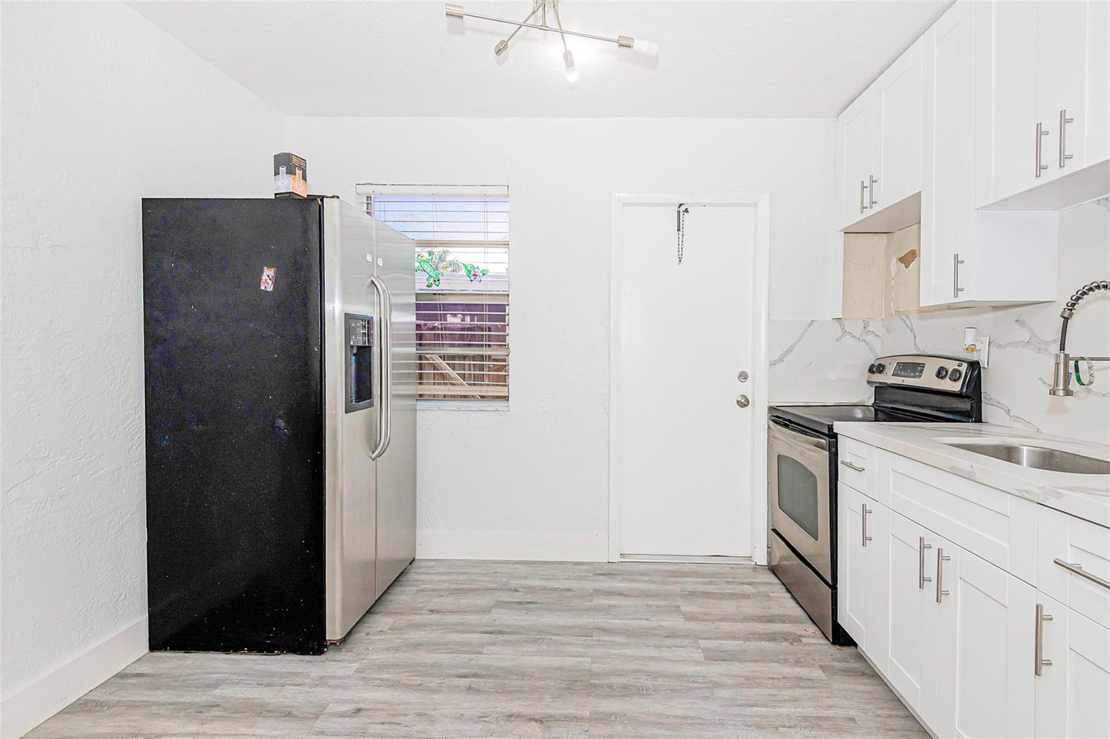   / 0 1401 sq. ft. $ 2026-06-21 0 foto