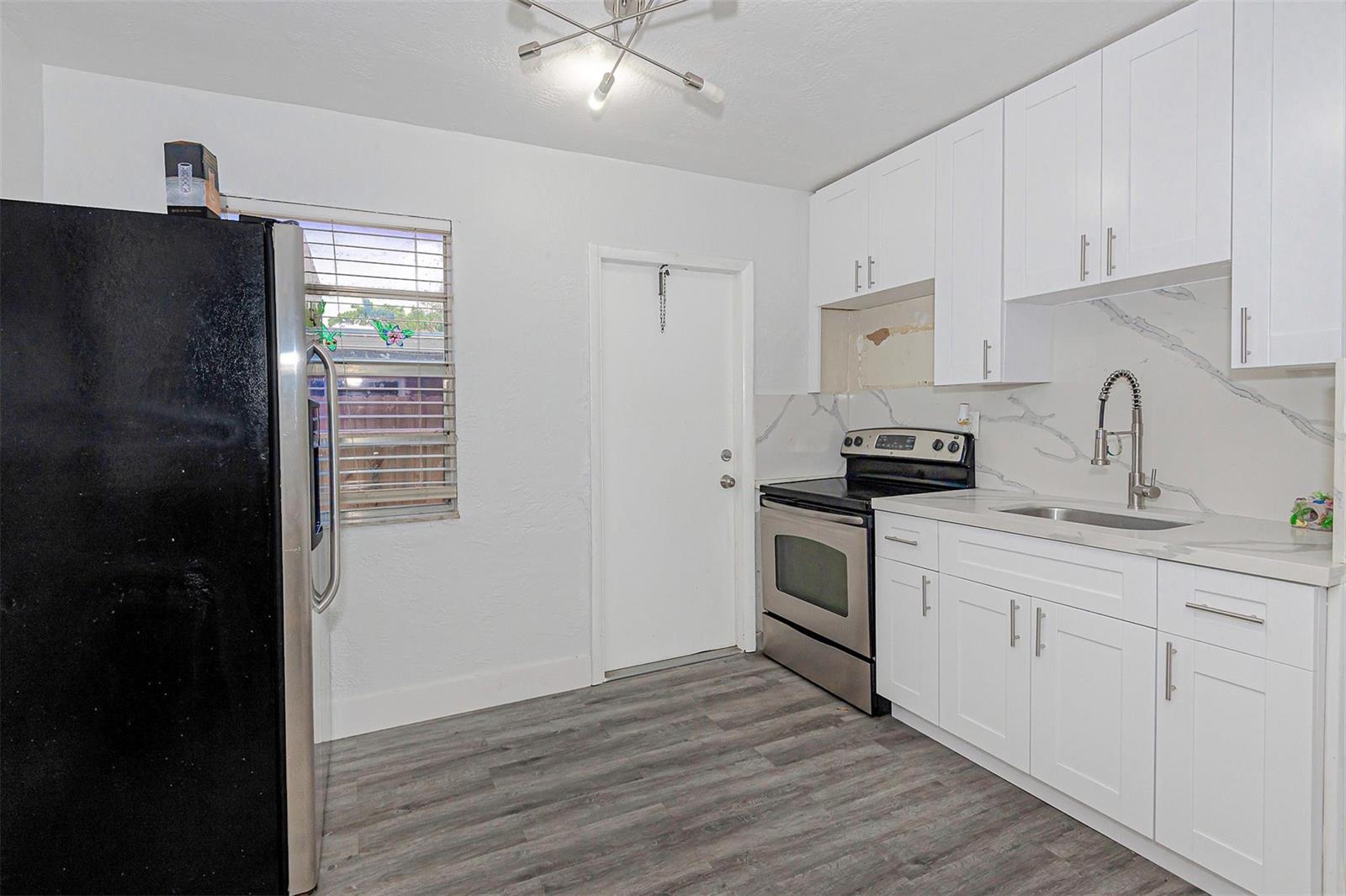   / 0 1401 sq. ft. $ 2026-06-21 0 foto